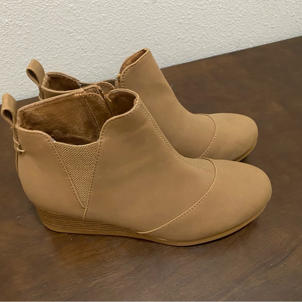 Brand new young girls booties